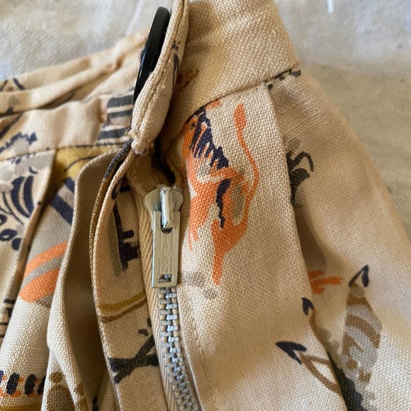 Vintage 1950s Cotton Novelty Print Circle Skirt Coat of Arms Crests Lions Arrows - Picture 12 of 15